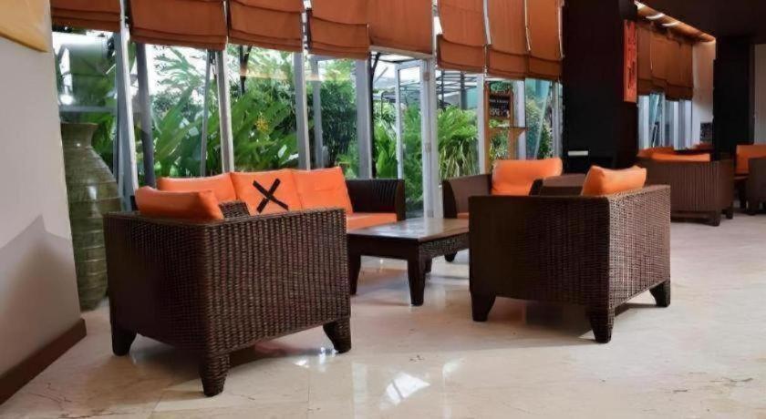 Hotel Asri Plaza Asia Tasikmalaya Esterno foto