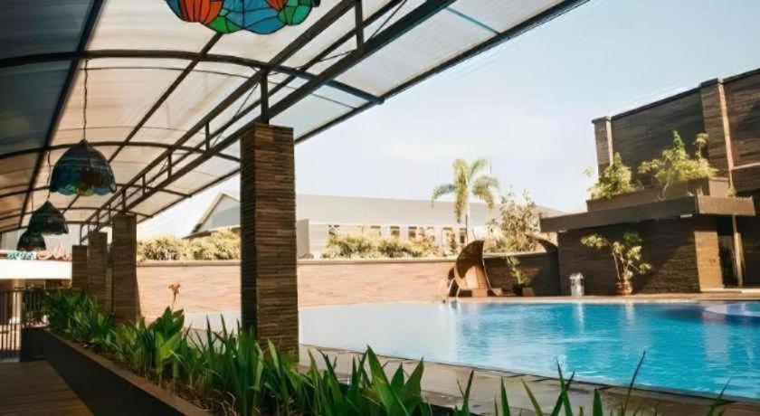 Hotel Asri Plaza Asia Tasikmalaya Esterno foto