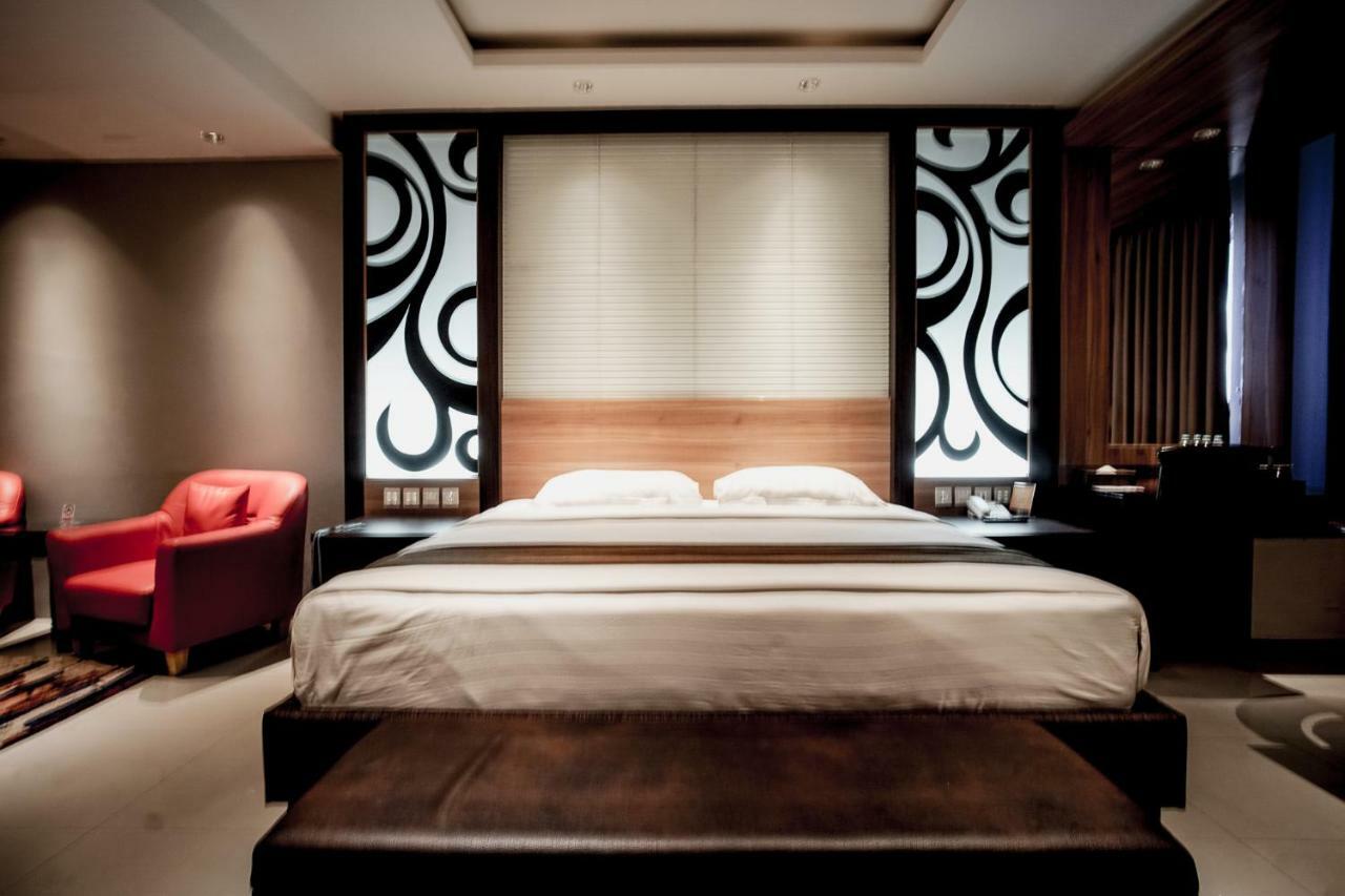 Hotel Asri Plaza Asia Tasikmalaya Esterno foto