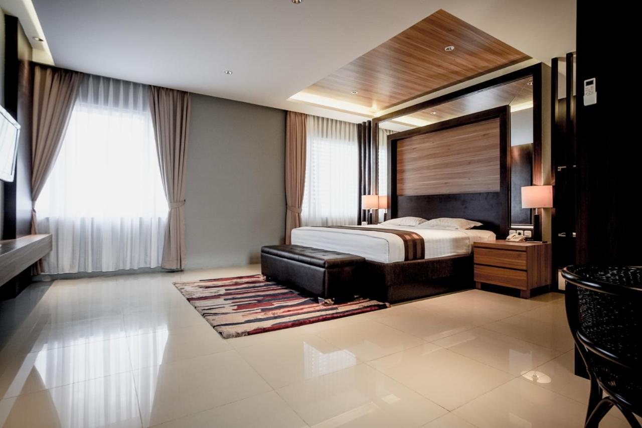 Hotel Asri Plaza Asia Tasikmalaya Esterno foto